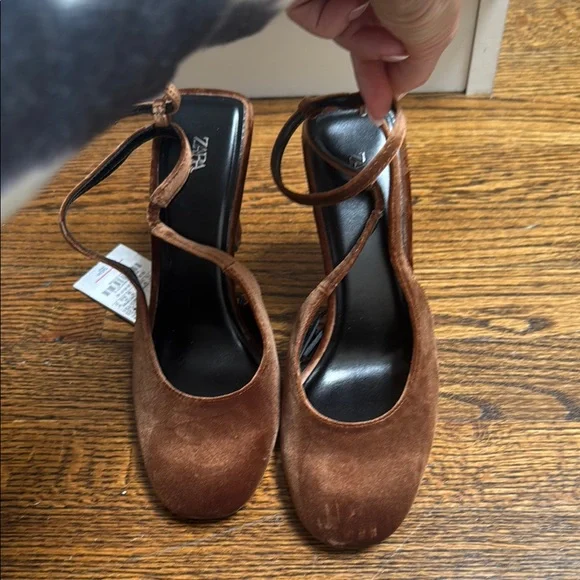 Elegant Brown Women's Heels - Picture 3 of 6